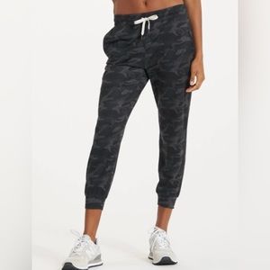 Vuori Performance  Jogger - Black Camo -  Size Small